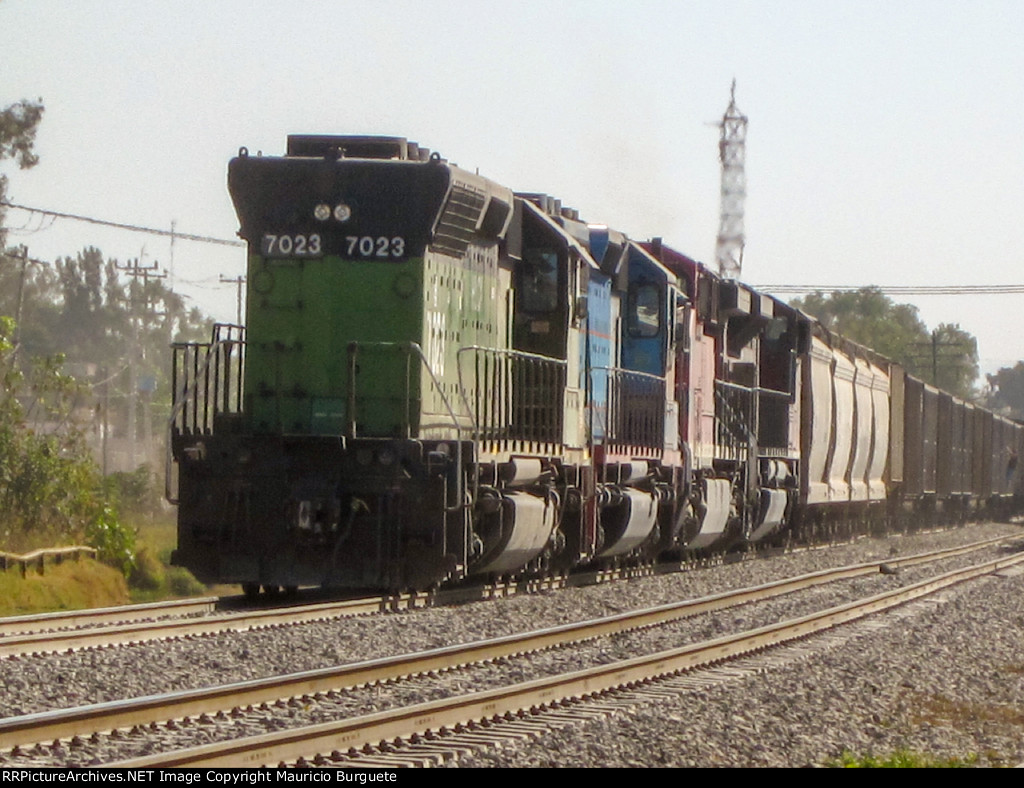 HLCX SD40-2 Locomotive